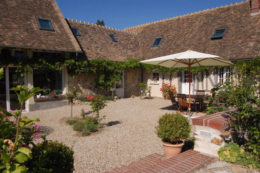 La Chaiserie La Croix-Saint-Leufroy Exterior photo
