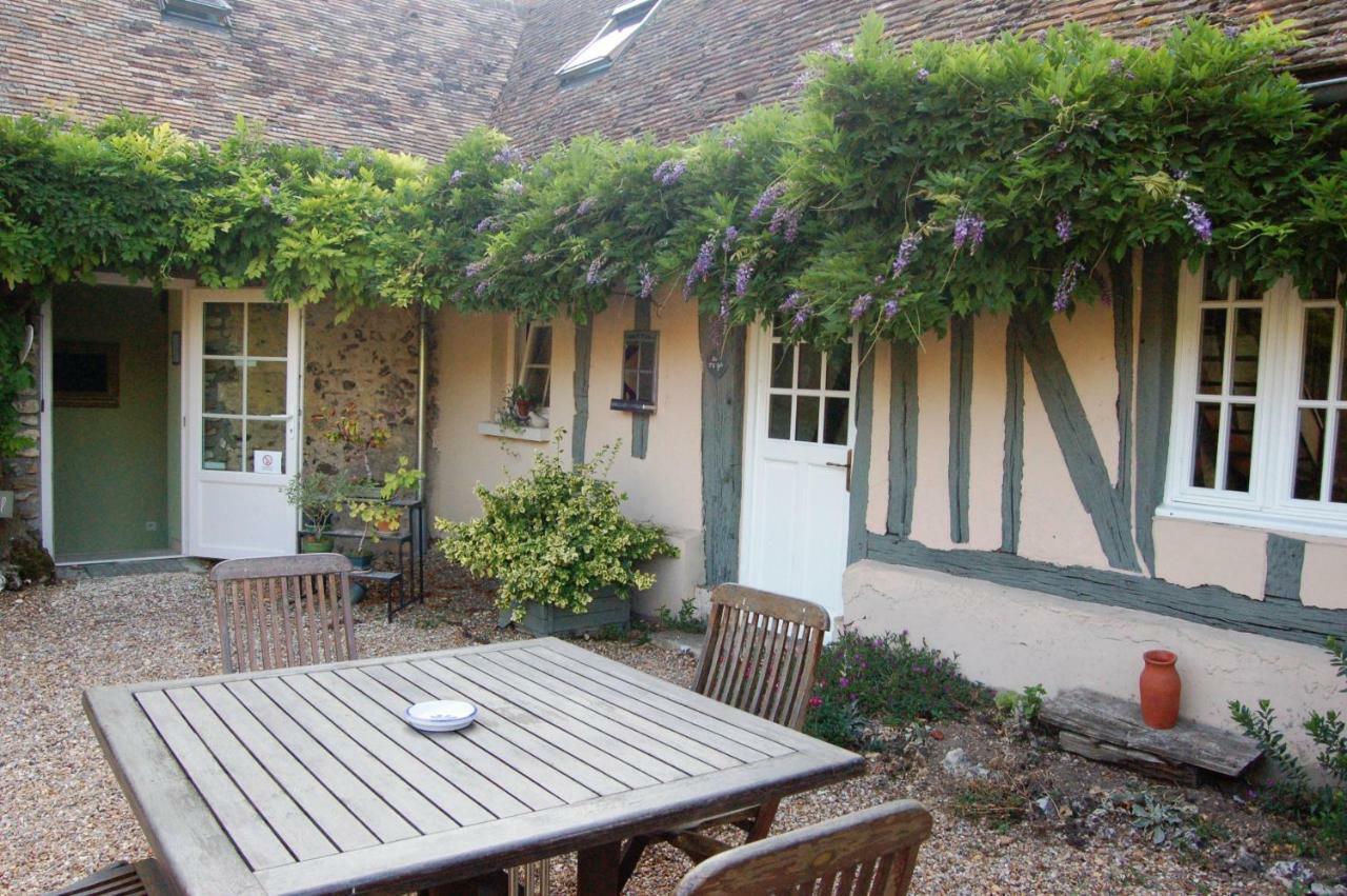 La Chaiserie La Croix-Saint-Leufroy Exterior photo